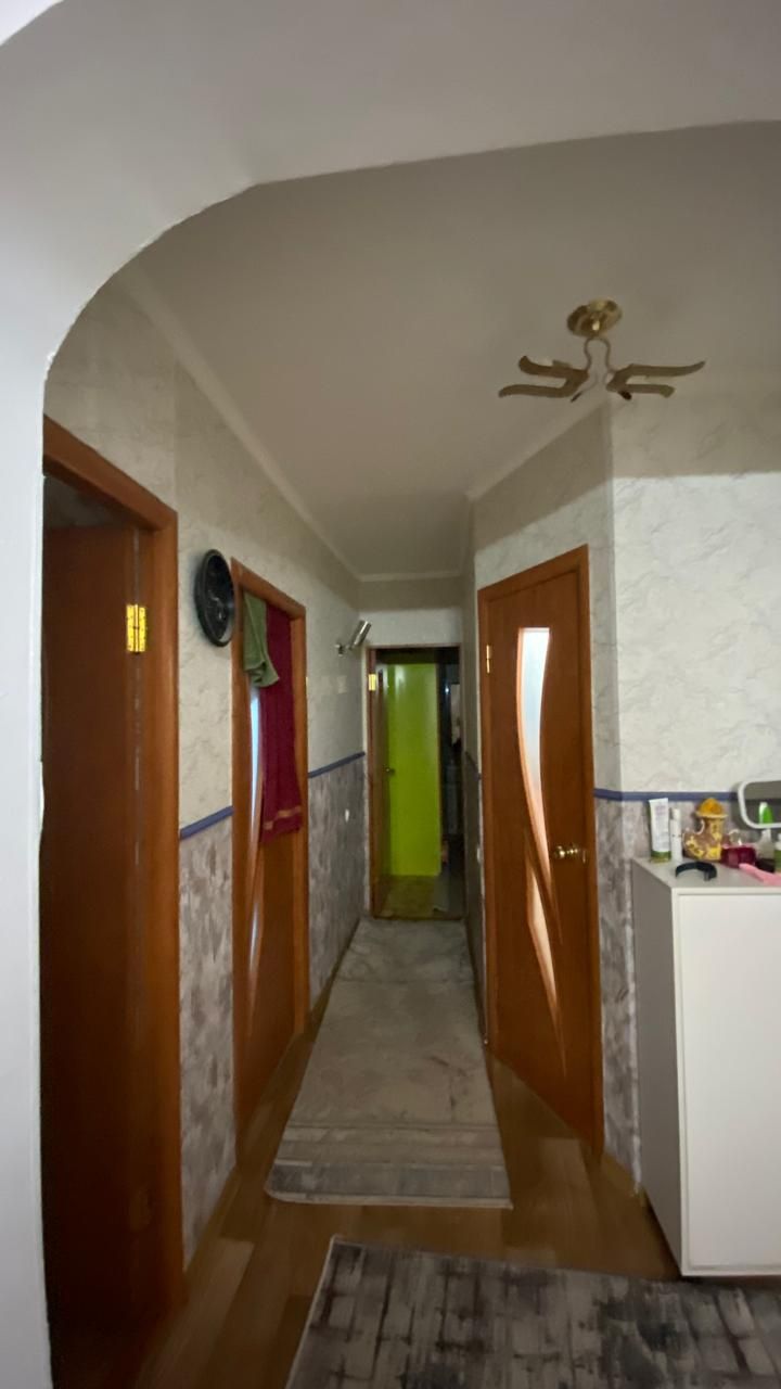 СМП 136, 2 дом 4 комн квартира сатылады
