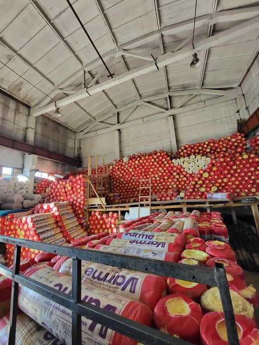 Стекловата в рулонах и Подложка с фольгой