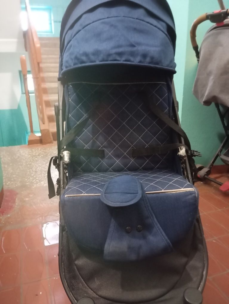 Продам дедскую прогулочную коляску