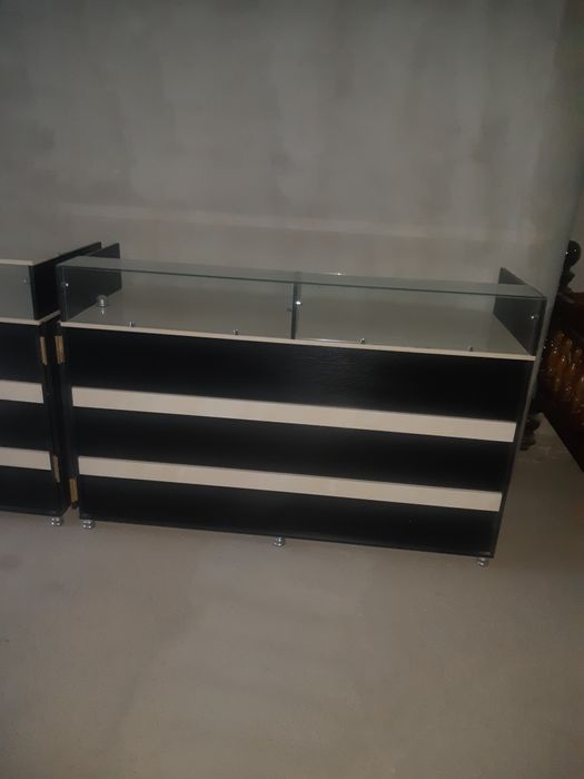 Прилавка доя магазина 2 шт.размер 110×170