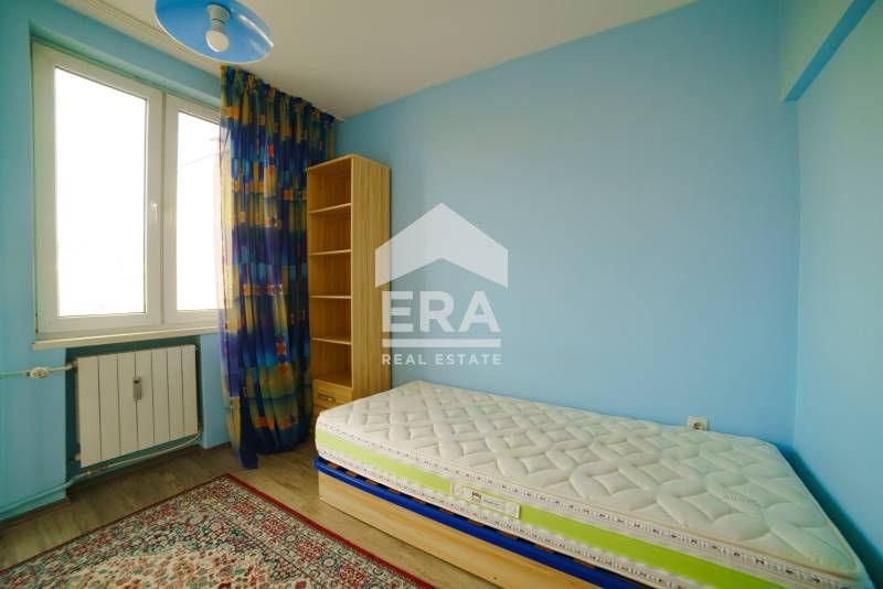 Дава се под наем Четиристаен апартамент в София, Оборище - 90 кв.м за 900 € - Снимка #4