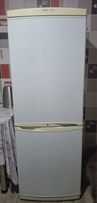 Продам холодильник