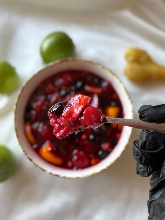 Варенья , малина , клубника, микс