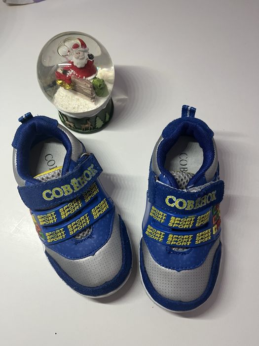 Продам детские кеды