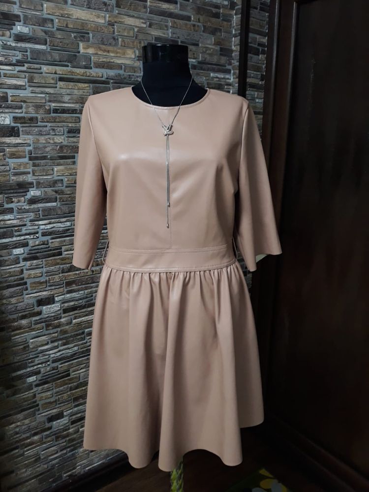 Rochie Asos 40, imitatie piele bej, superbă