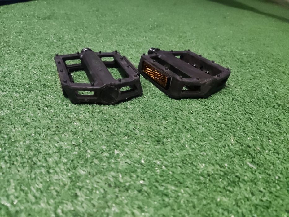 Обикновенни cube педали