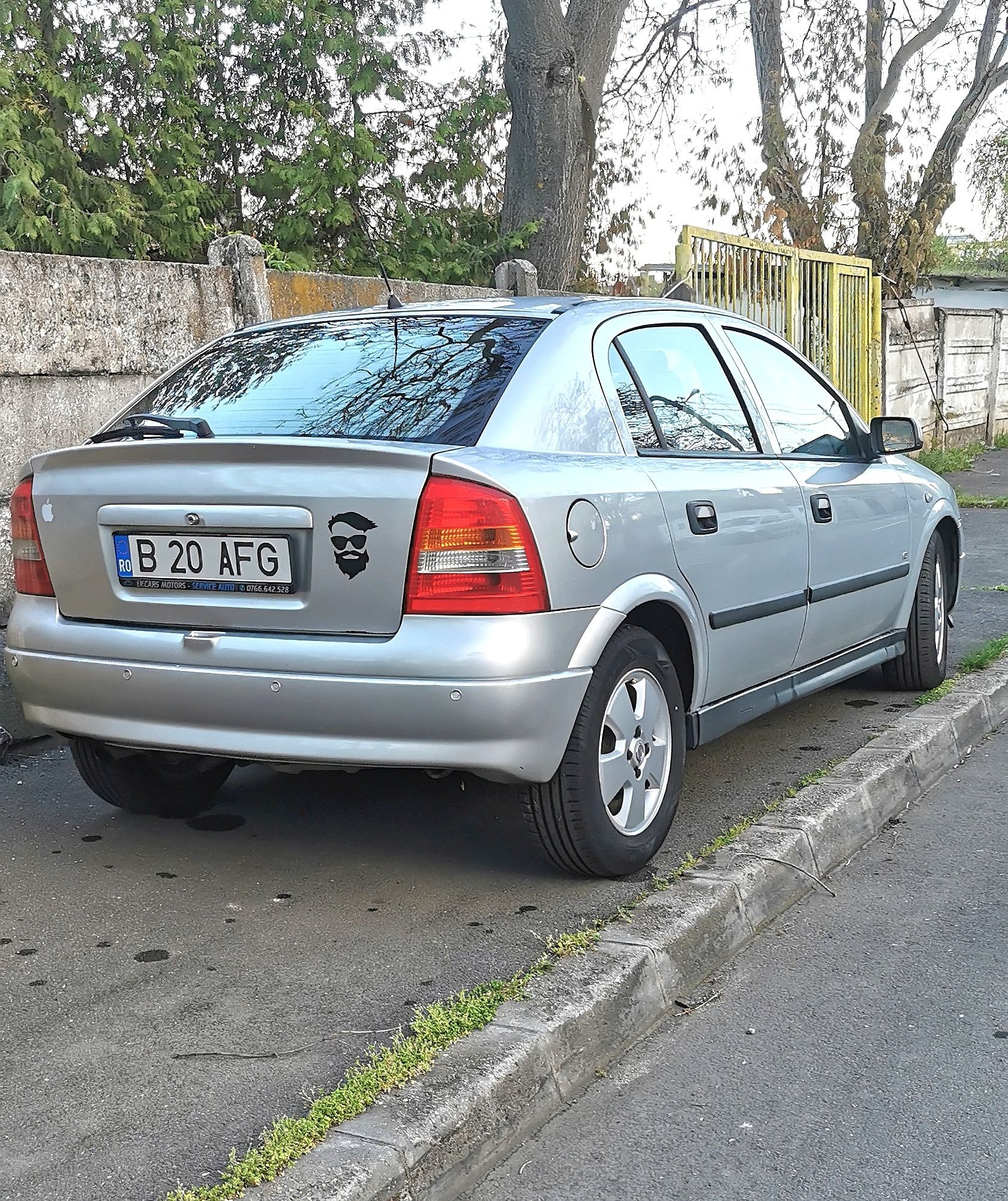 Proprietar vând Opel astra g