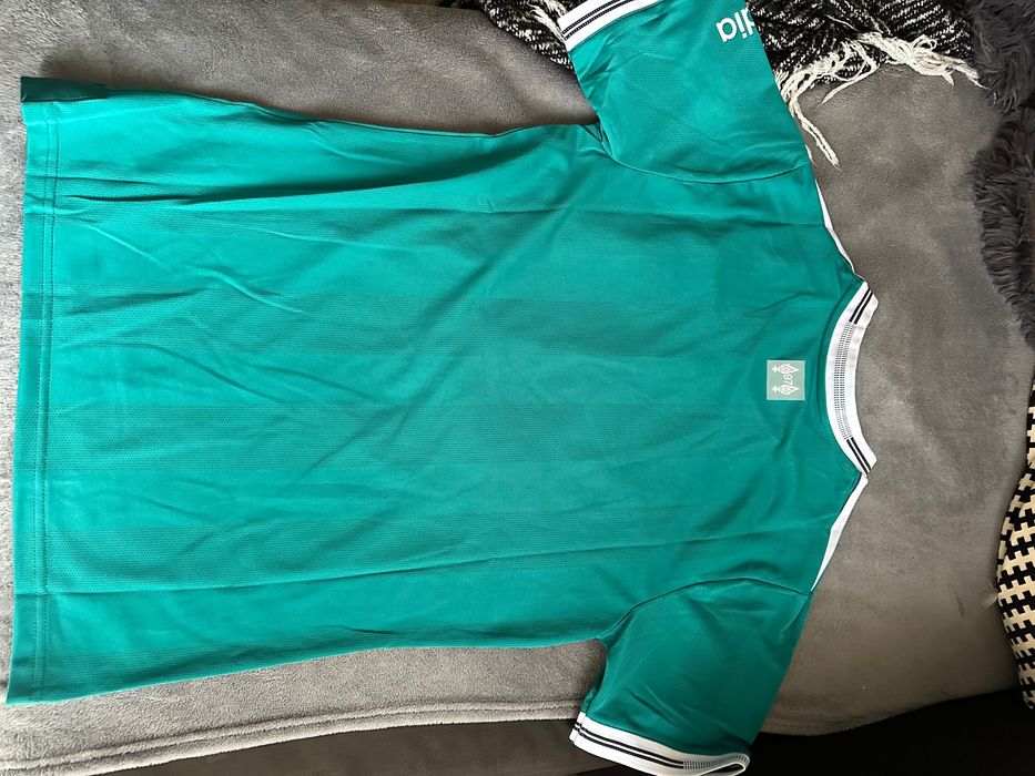 Тениска - Liverpool размер М, но по скоро отговаря на S