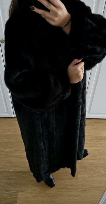 Haină de blană naturală de nurcă neagră