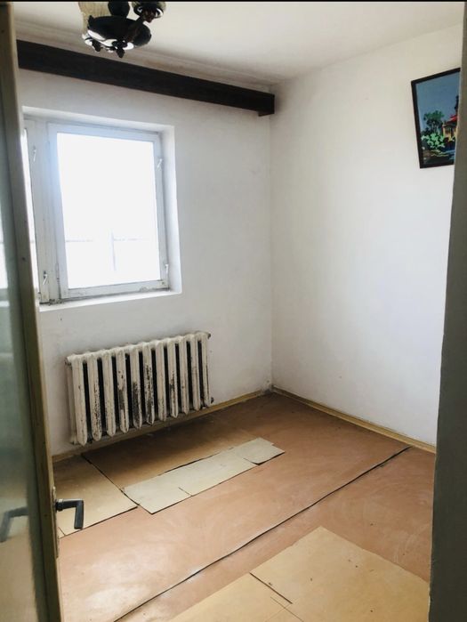 De vanzare Apartament 3 camere in Scornicesti.