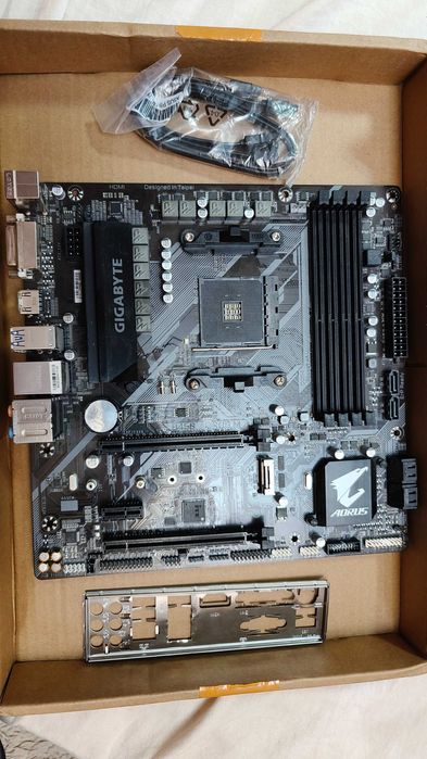 Материнская плата Gigabyte B450M AORUS M для процессора амд ам4