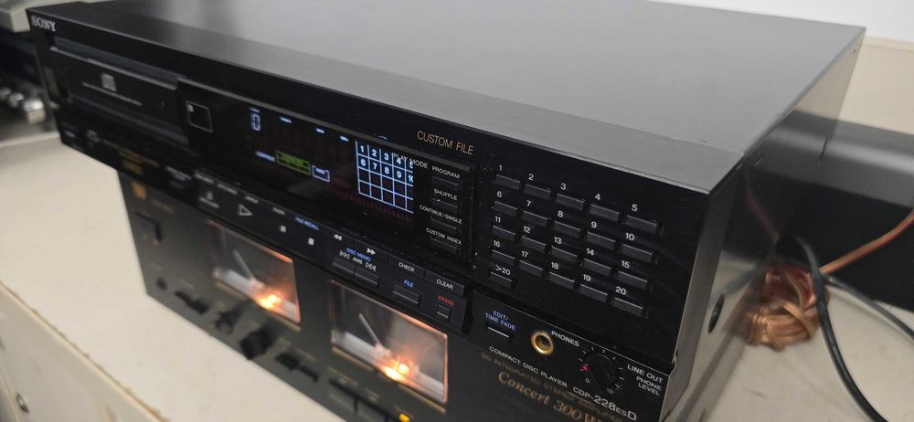 Cd player  Sony CDP 228 ES D