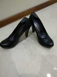 Стилни черни обувки Francesca Visconti