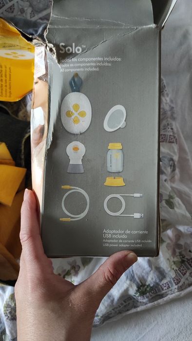 MEDELA Единична двуфазна електрическа помпа с две чисто нови шишета и