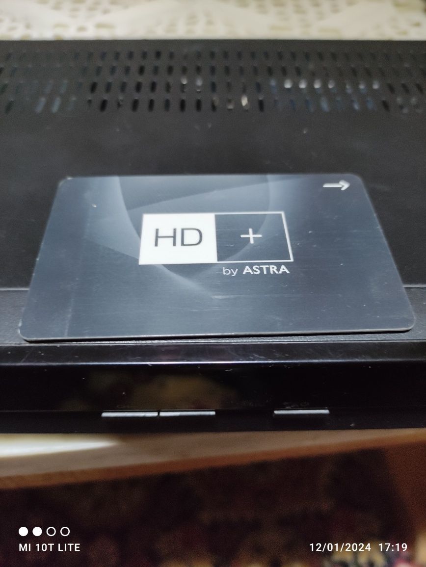 Сателитен приемник Humax HD Nano