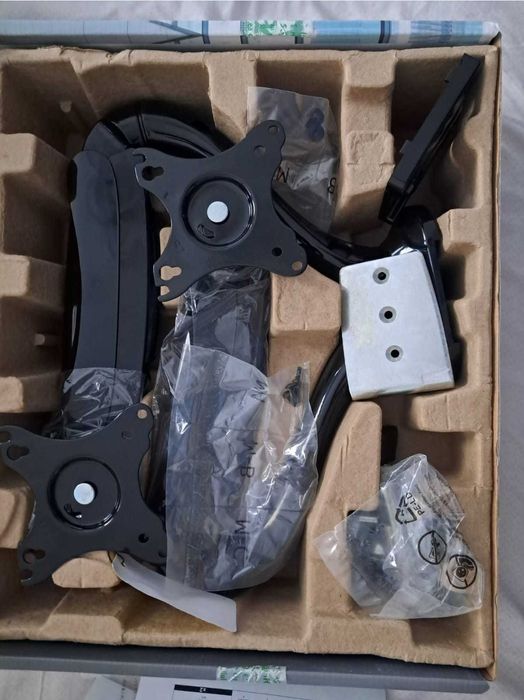 Suport dublu cu prindere de birou pentru 2 monitoare