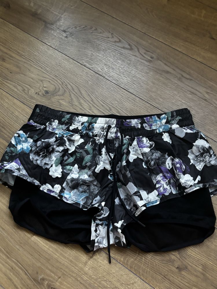 Дамски къси шорти Adidas/ размер L