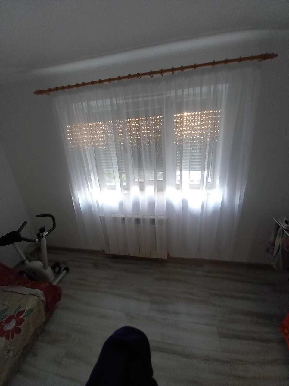 Apartament de vanzare,2 camere,etaj 4, 
 zona Biserica Noua