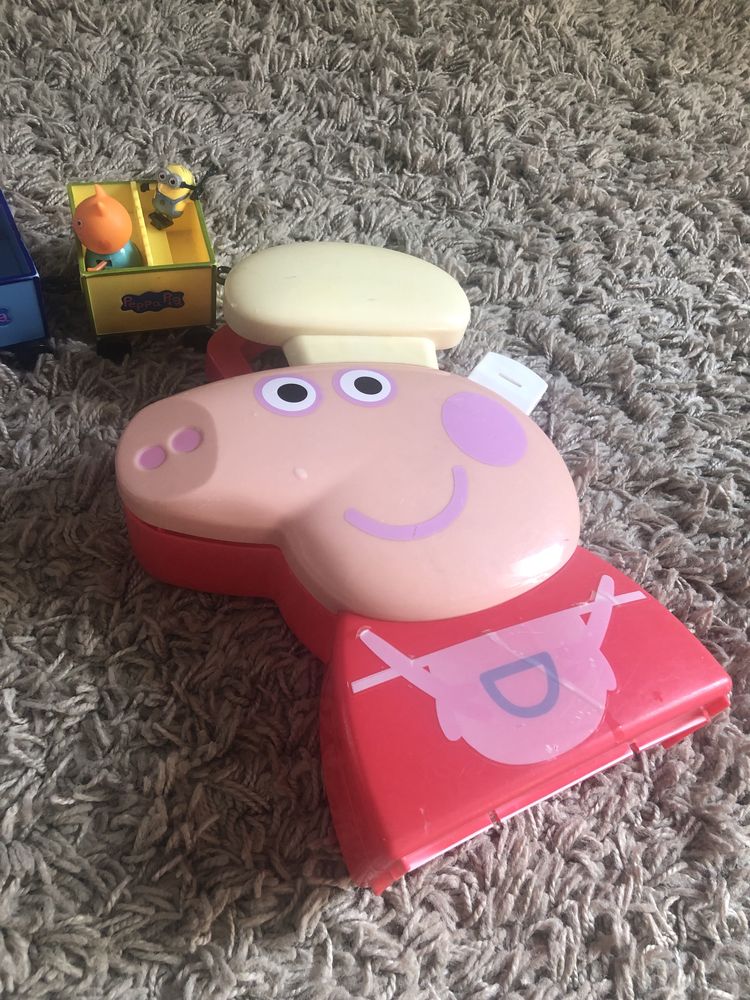 Peppa Pig Trenuletul lui Grandpa Pig+2 figurine+cutie Peppa Pig