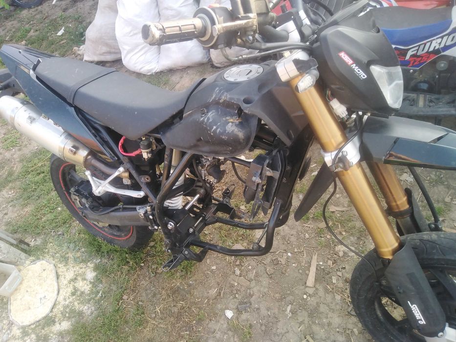Cadru ksr moto 125cc 2016 am și toate carenele ale lui