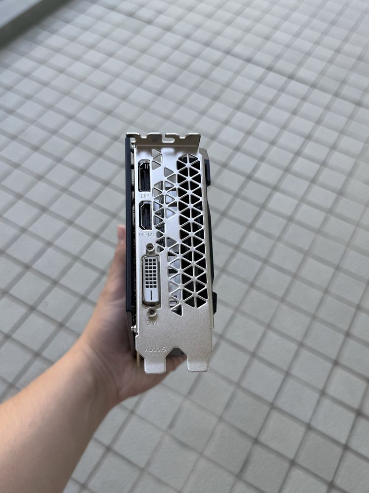 GTX 1660S от бренда AXLE