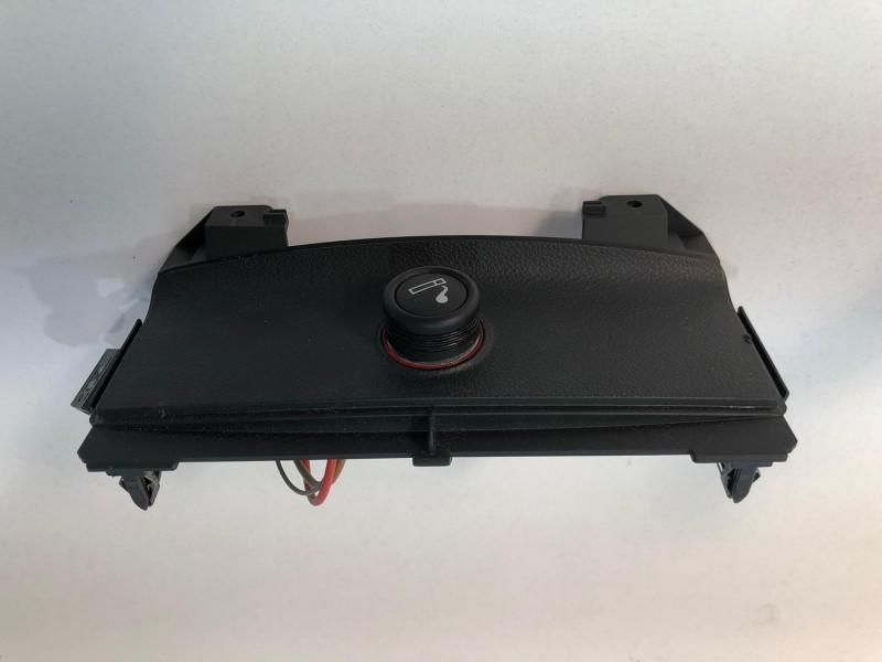 Suport cu bricheta si incarcator Audi Q5 (2008-2012) [8R] 8k0919343
