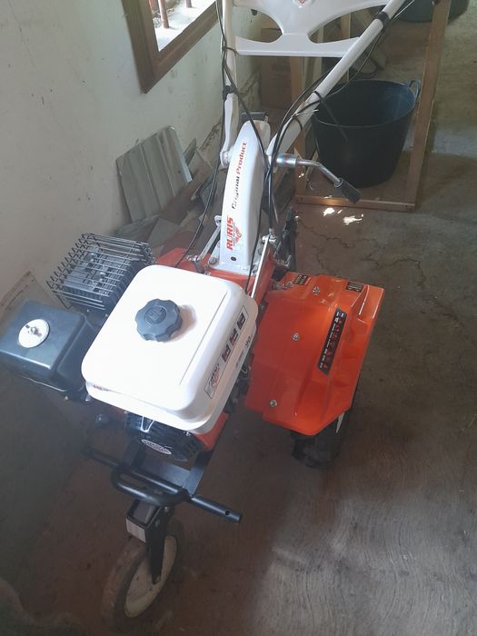 Vand motocultor Nou cu garantie