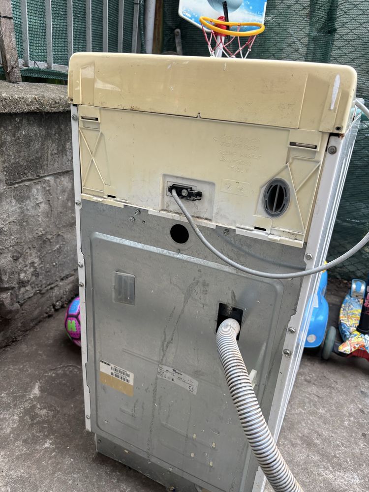 пералния Whirlpool 5KG