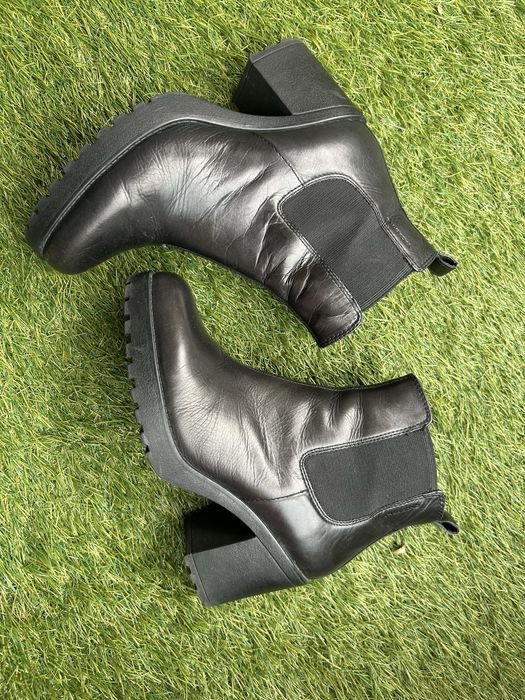 Дамски боти Vagabond естествена кожа с дебел ток черни