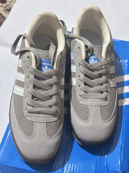Продам новые кроссовки adidas gazelle