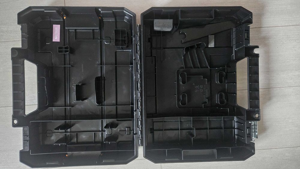 Нов Куфар DeWALT