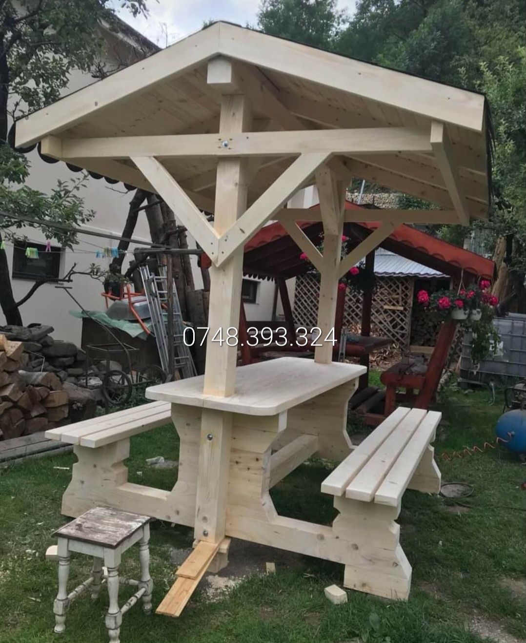 Foisor pavilion din  lemn  masiv   terasă gradina