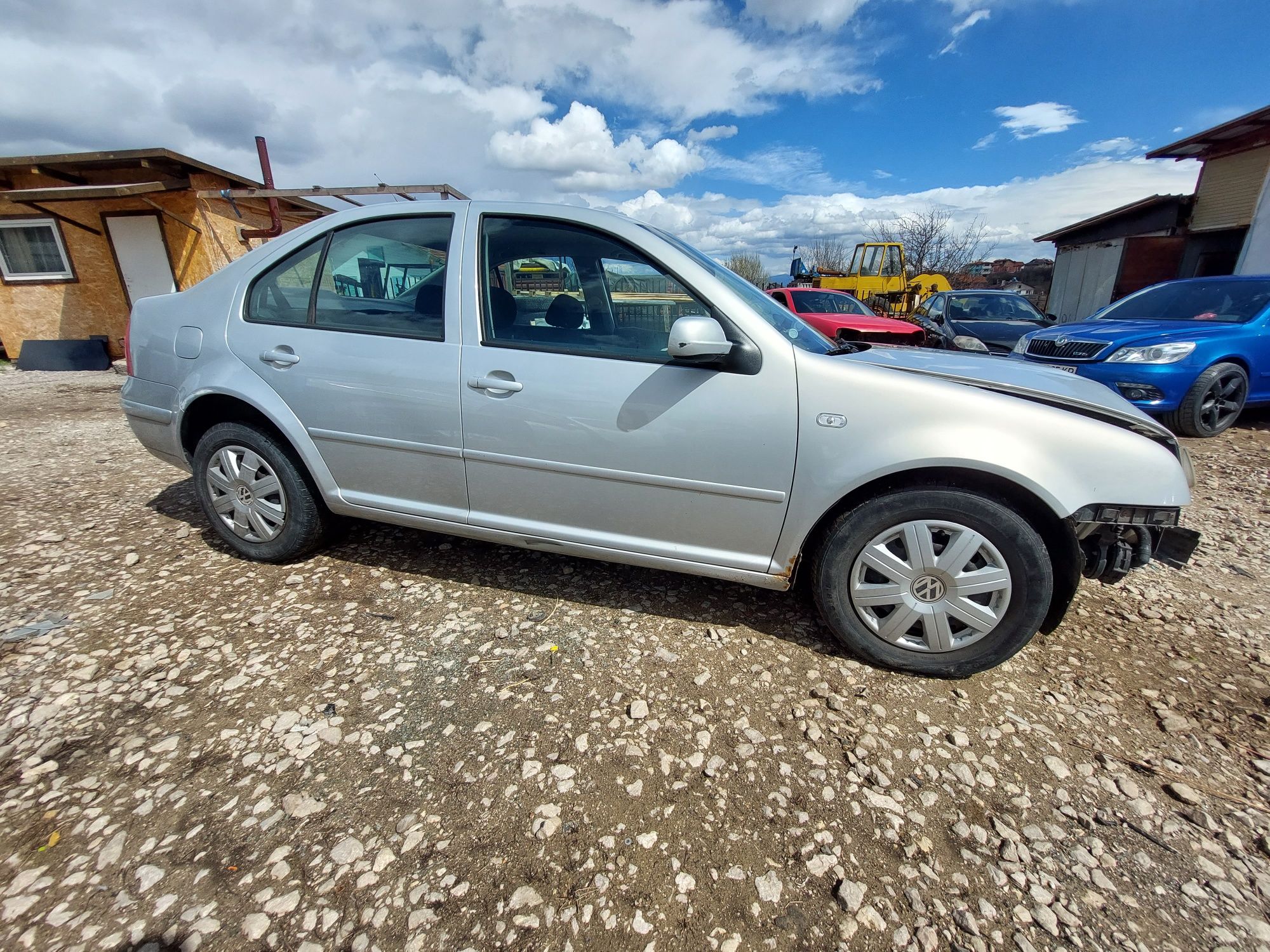 VW Bora 2.3 V5 На части