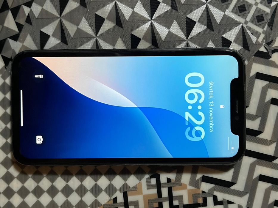 Продам Iphone 11