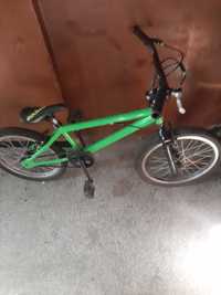 bicicleta bmx verde