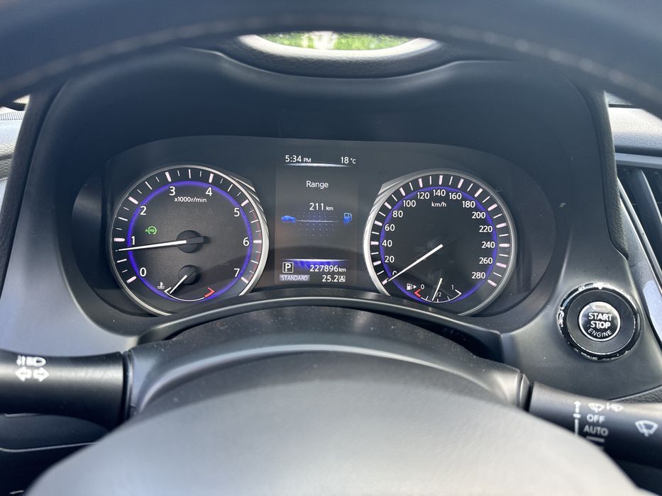 Infiniti Q50 2,2 cdi motorizare Mercedes