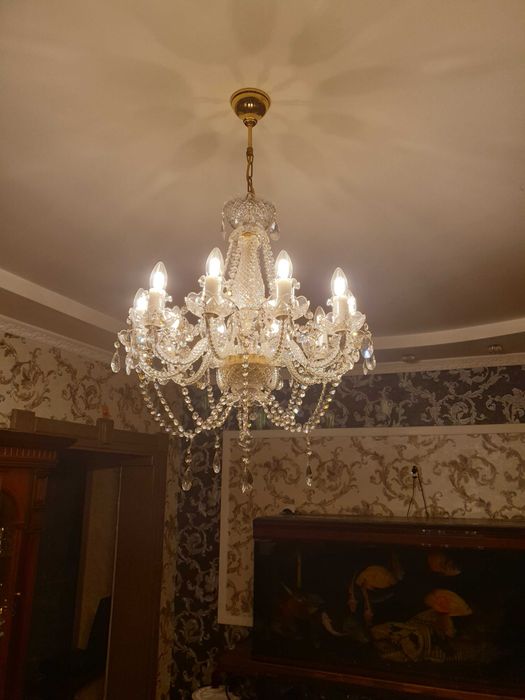 Продам люстру хрустальную