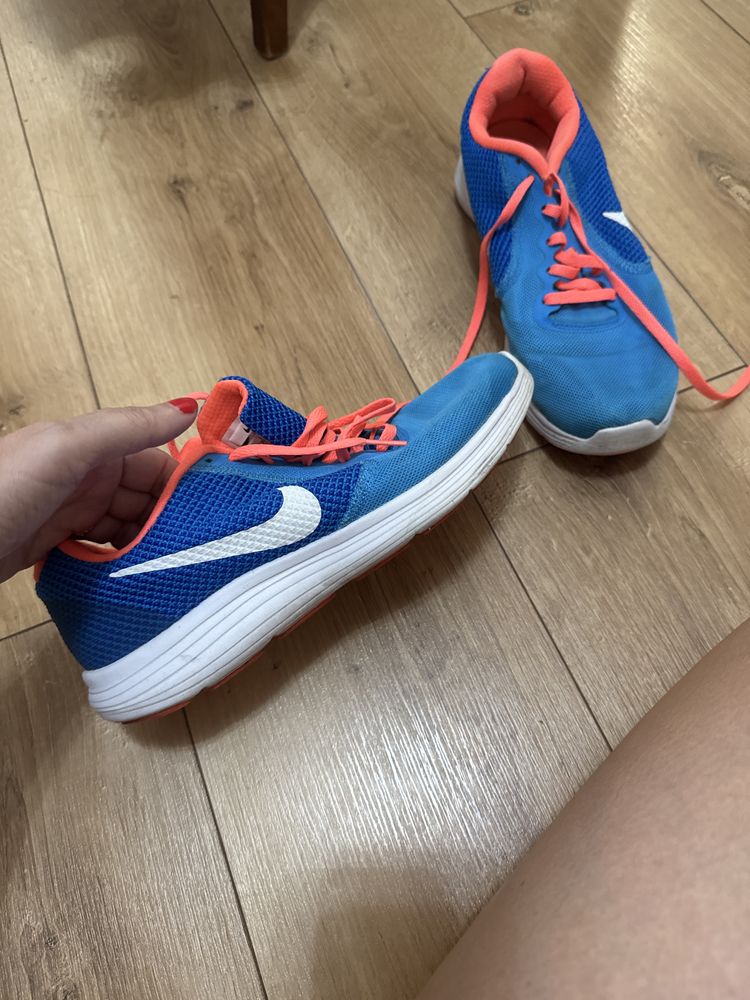 Pantofi sport Nike mar 39