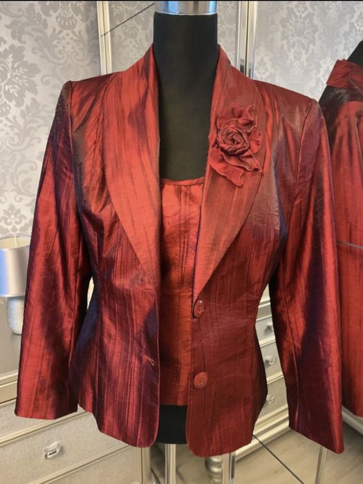 Vand costum in 3 piese