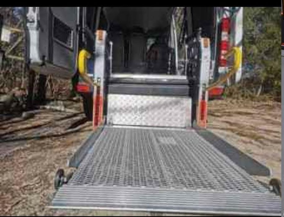 Rampă Lift Cu telecomanda electric