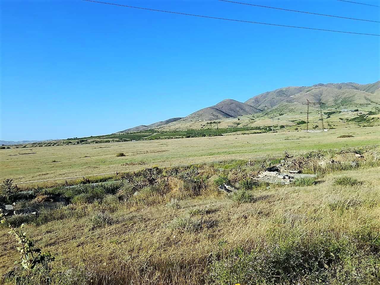 Земельный участок в с.Аксу-Жабагылы (Тюлькубасский район), 8 га.