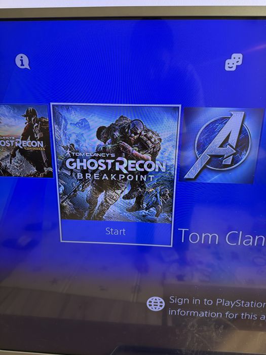 PlayStation 4 slim 1TB + игри + 2 джойстика