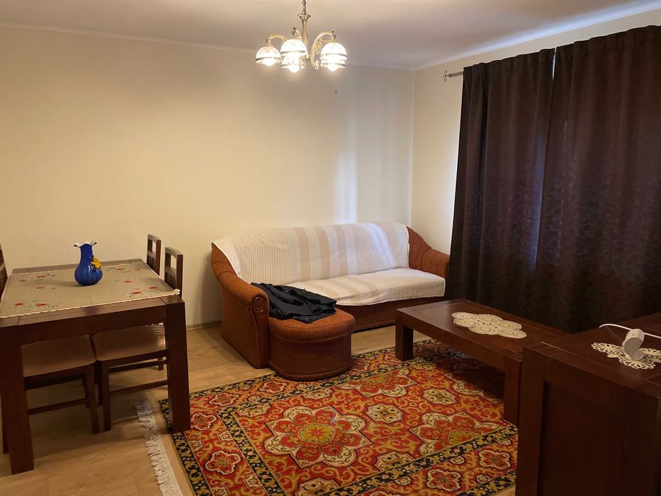 Casă cu grădină, în oraș, zonă A (zona piața Victoriei)