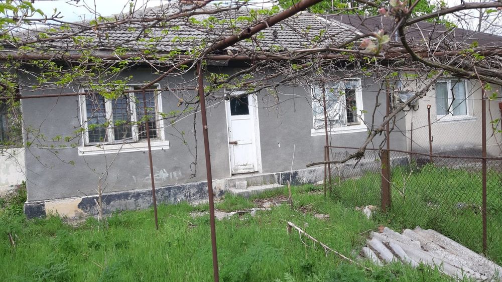 Vând casă în satul Moșneni,comuna 23 August jud Constanța.