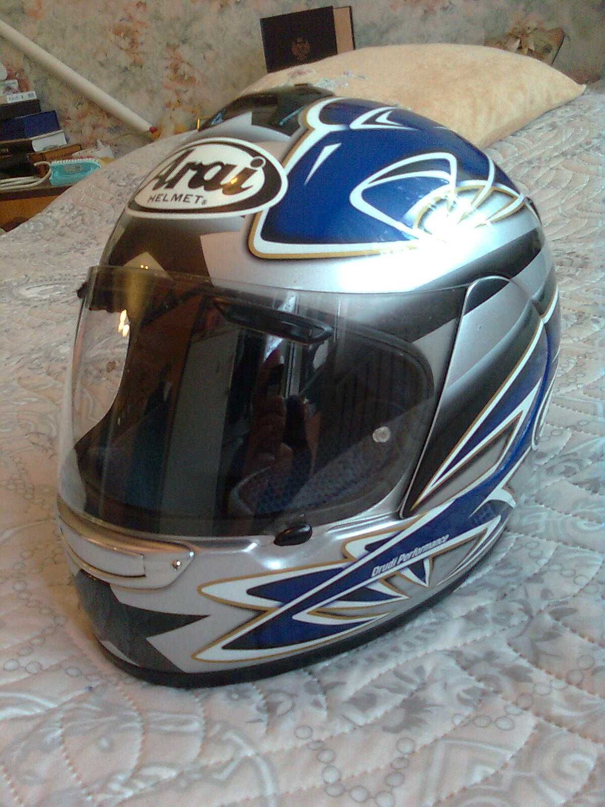 Мото каска Arai Chaser. Шлем Араи.