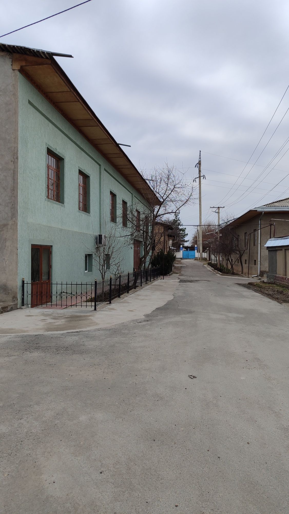 4 so'tixli uchastka sotiladi