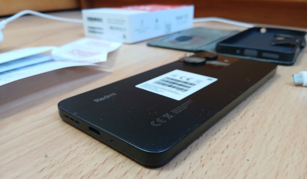 Xiaomi Redmi 13C 8GB RAM 256GB в гаранция с зарядно