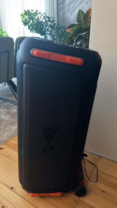 Аудио система JBL Partybox 710, 800W - с гаранция до юни 2026