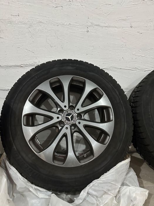 Vand urgent Jante cu anvelope de iarna R18 pentru glc coupe