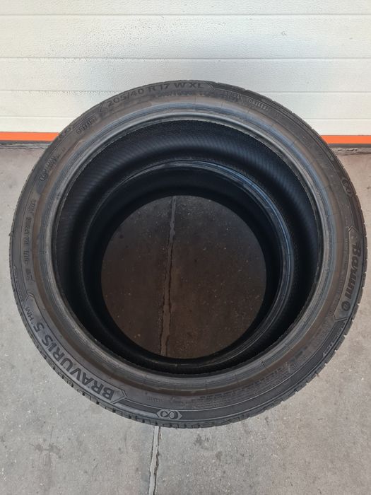 Летни гуми 2 броя BARUM Bravuris5 205 40 R17 дот 1723